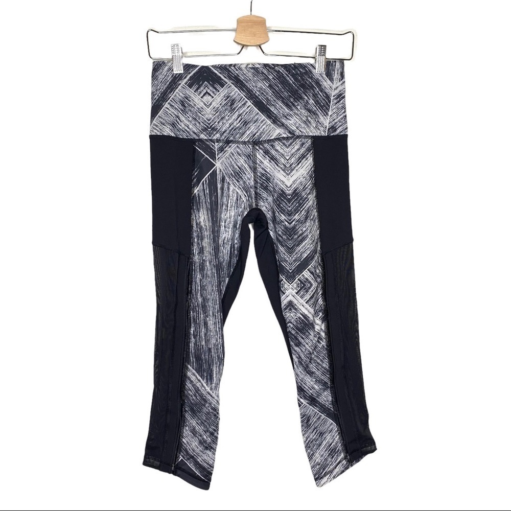 Lululemon Hot To Street Crop Heat Wave White Black / Black